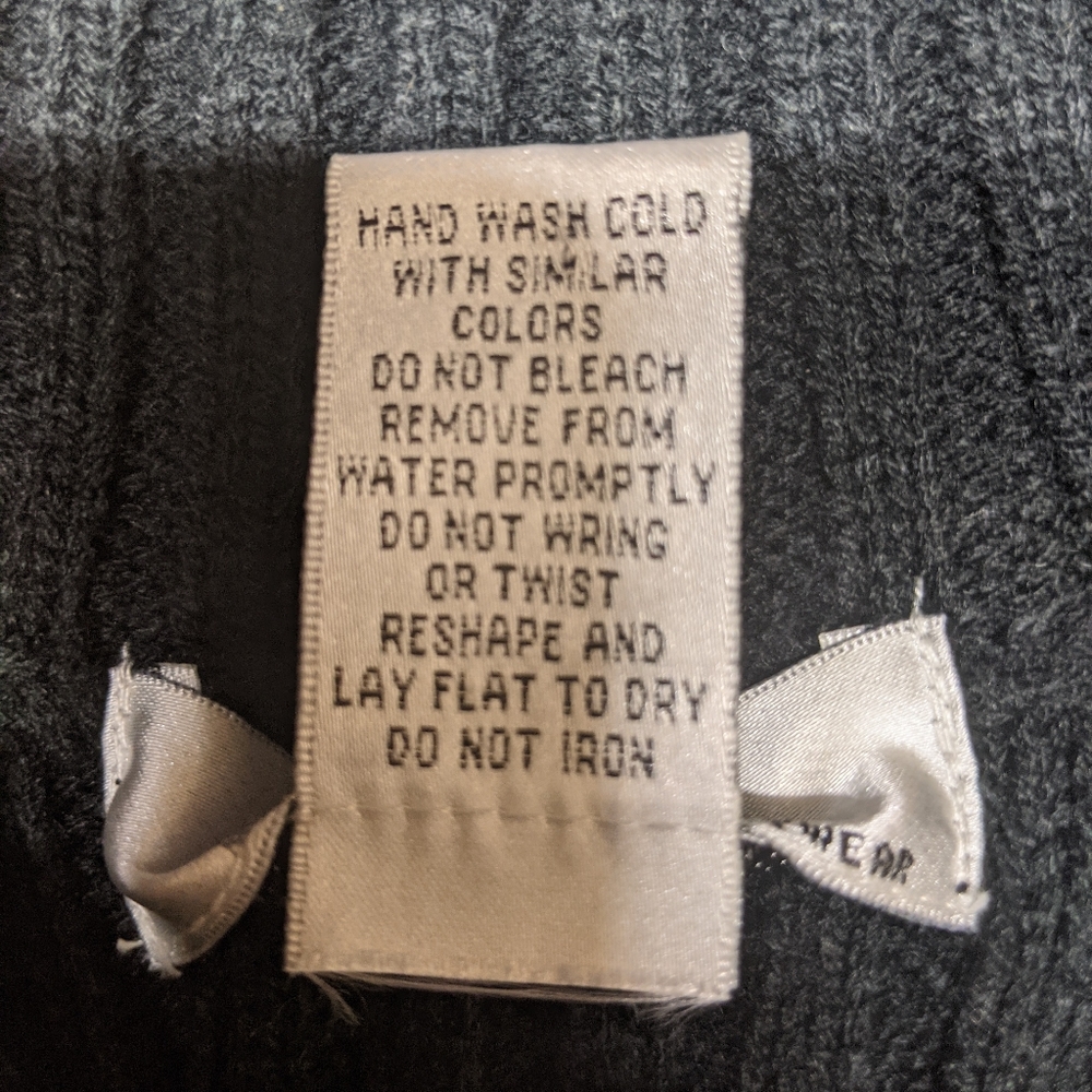 Fuzzy vest - Picture 4 of 4